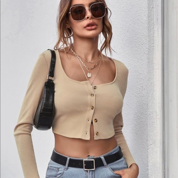 NWOT 2 Cropped Button Ribbed Long Sleeve Scoop Neck Tops - Picture 3 of 9